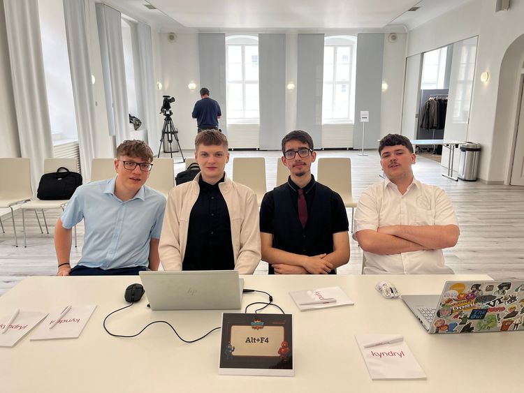 Dobogós helyezés: Remekelt a 10.A a Kyndryl DigiWise versenyén!